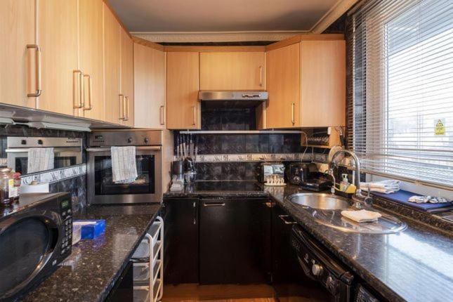 1 Bedroom Flat Close To City With Free Parking Arrangement London Exterior photo