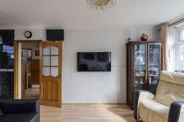 1 Bedroom Flat Close To City With Free Parking Arrangement London Exterior photo